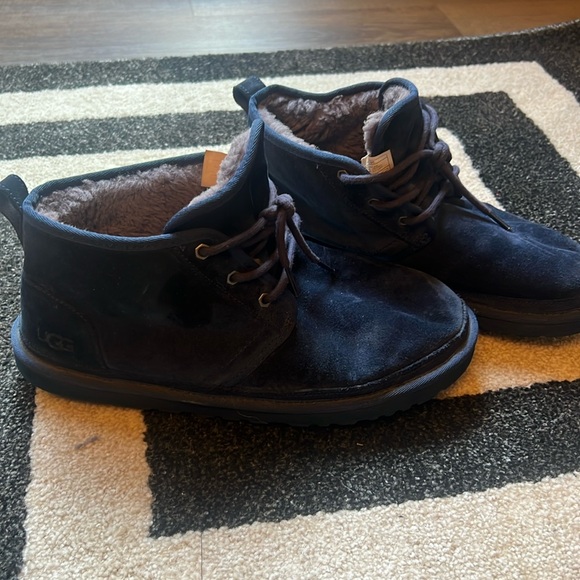 Men’s Ugg Faux Fur Lined Navy Boots 11 - Picture 1 of 5